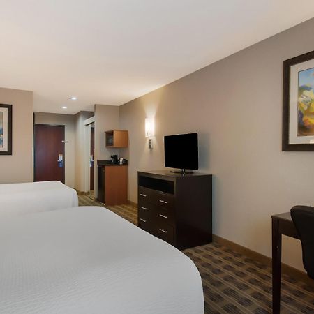 Best Western University Inn And Suites Forest Grove Exterior photo